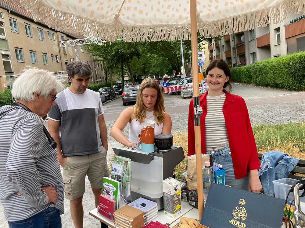 Coffee Bike und QM Team im AVA-Kiez